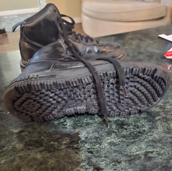 Nike winter boots - Picture 2 of 4